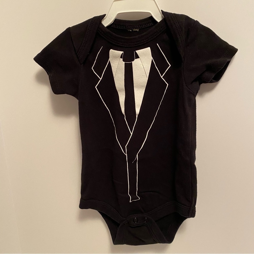 House Of Blues Baby Blue's Brother's Suit Bodysuit Size 12 Months